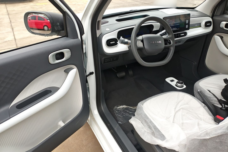 吉利银河 熊猫 2025款 210km 元气熊中控内饰7003