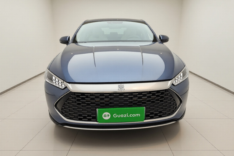 比亚迪 秦PLUS 2024款 荣耀版 DM-i 55KM领先型车身外观2