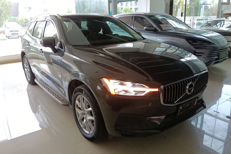 沃尔沃XC60 2018款 T5 四驱智逸版车身外观3