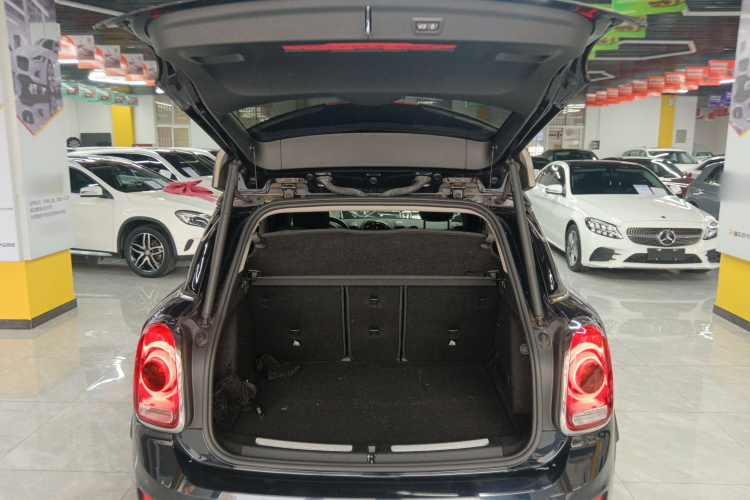 MINI Countryman 2020款 1.5T COOPER 鉴赏家机舱底盘23