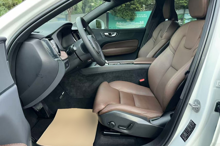 沃尔沃XC60 2023款 B5 四驱智远豪华版中控内饰19