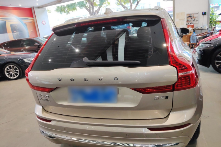 沃尔沃XC60 2023款 B5 四驱智远豪华版车身外观6004