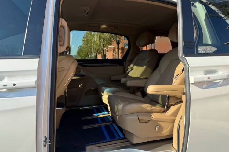 别克GL8 2020款 ES陆尊 653T 尊享型中控内饰7008