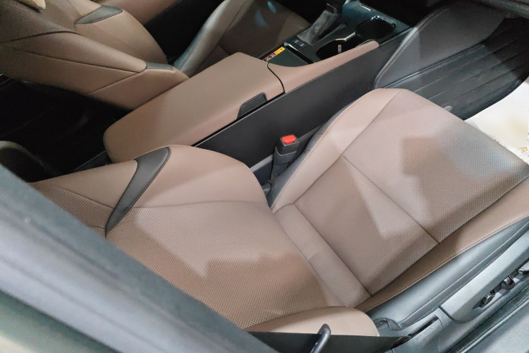 雷克萨斯ES 2024款 200 臻享版局部细节41