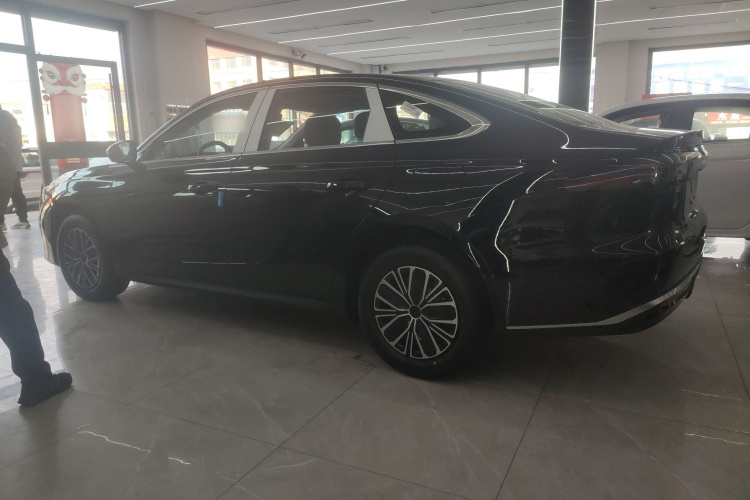 吉利银河 银河星耀6 2026款 60km启航版车身外观4