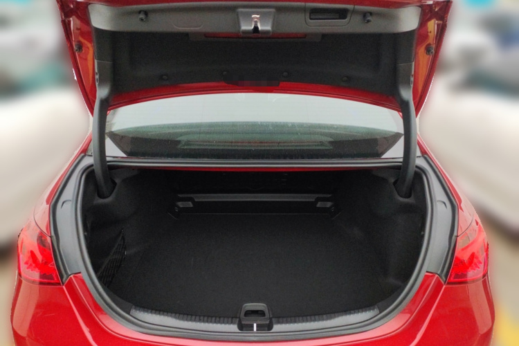 奔驰C级 2024款 改款 C 200 L 运动版中控内饰23