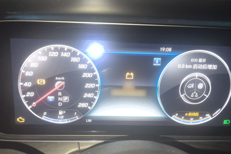 奔驰E级 2019款 E 200 L局部细节14
