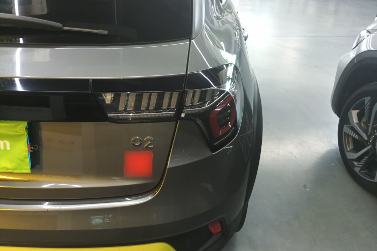 领克02 2022款 2.0TD DCT耀Pro车身外观9