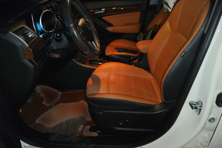 北汽威旺S50 2016款 1.5T CVT乐动尊享型中控内饰19