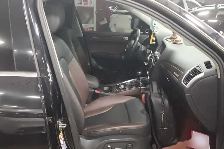 奥迪Q5 2017款 40 TFSI 舒适型局部细节41