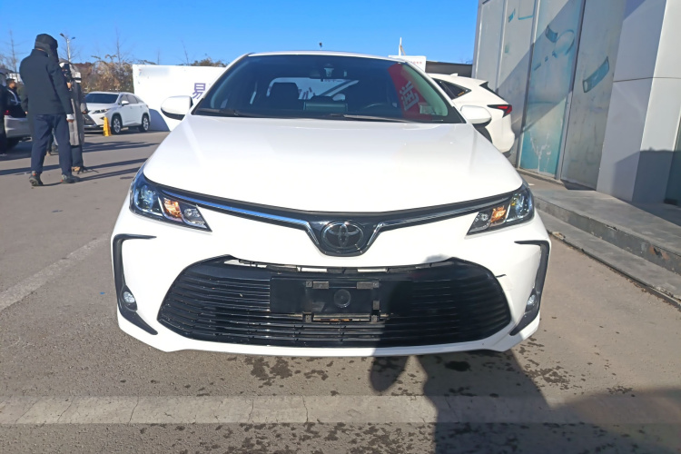 丰田 卡罗拉 2019款 1.2T S-CVT GL-i精英版车身外观2