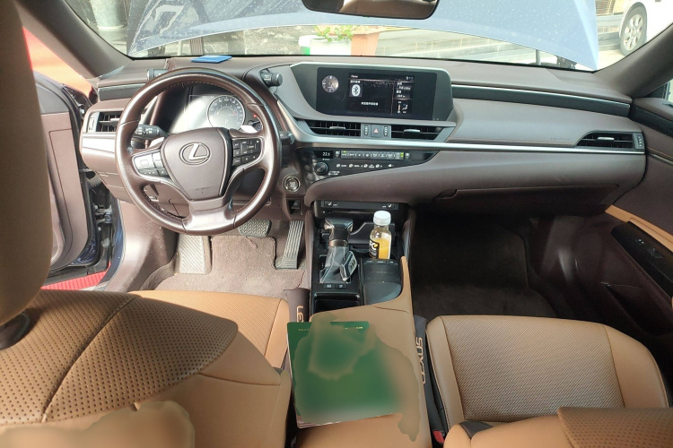 雷克萨斯ES 2018款 200 卓越版 国VI中控内饰7002