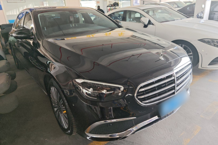 奔驰E级 2023款 E 300 L 豪华型车身外观3