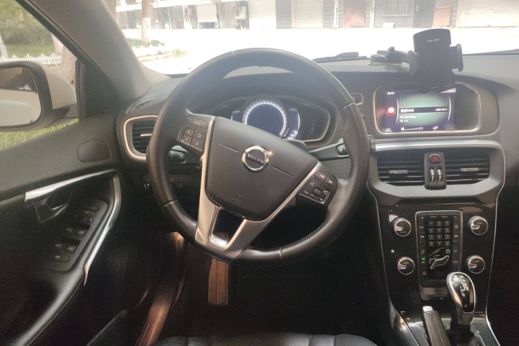 沃尔沃V40 2017款 T3 智逸版局部细节13