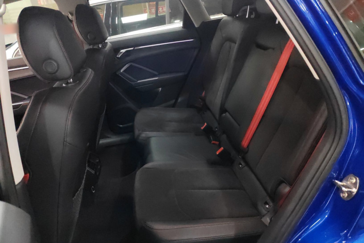 奥迪Q3 2019款 40 TFSI 时尚动感型中控内饰7003