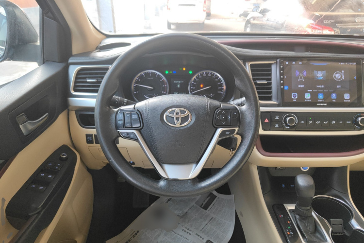 丰田 汉兰达 2015款 2.0T 两驱精英版 7座局部细节13