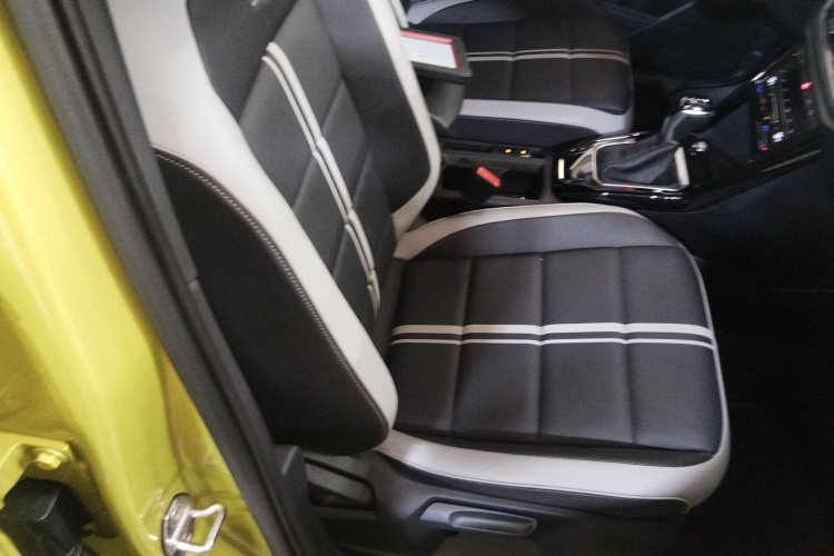 大众 T-ROC探歌 2023款 300TSI DSG两驱星光版局部细节41