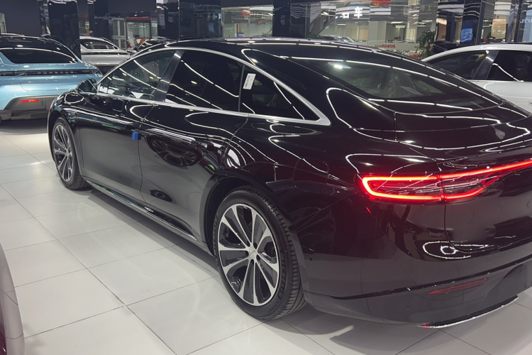 鸿蒙智行 智界S7 2024款 Pro车身外观6005