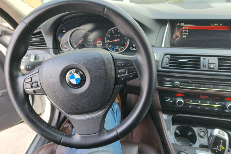 宝马5系 2014款 525Li 豪华设计套装中控内饰7002