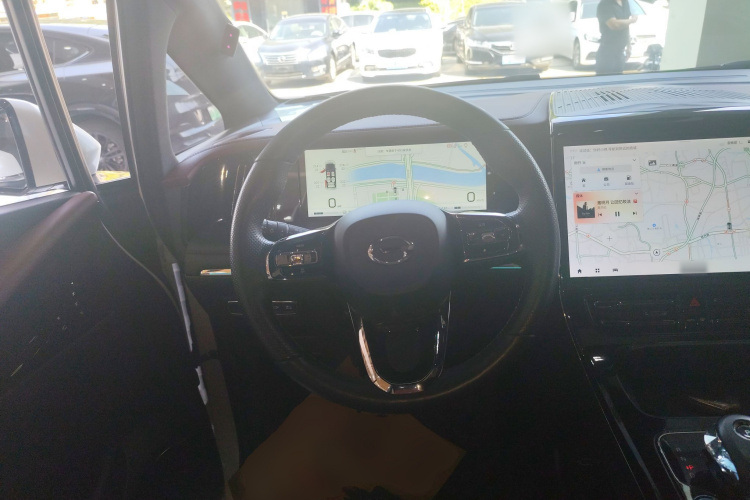 广汽传祺 传祺M8 2023款 宗师系列 双擎 御尊版中控内饰13