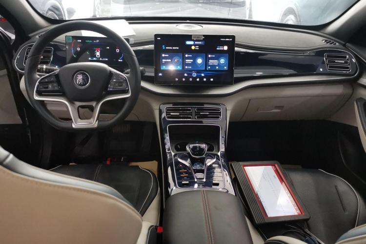 比亚迪 秦PLUS 2023款 冠军版 DM-i 120KM卓越型中控内饰7002