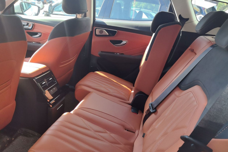 捷途山海L7 2024款 1.5T 120km ULTRA 7座中控内饰21