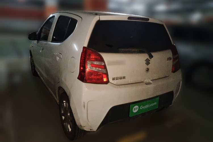 铃木 奥拓 2013款 1.0L 手动豪华型车身外观5