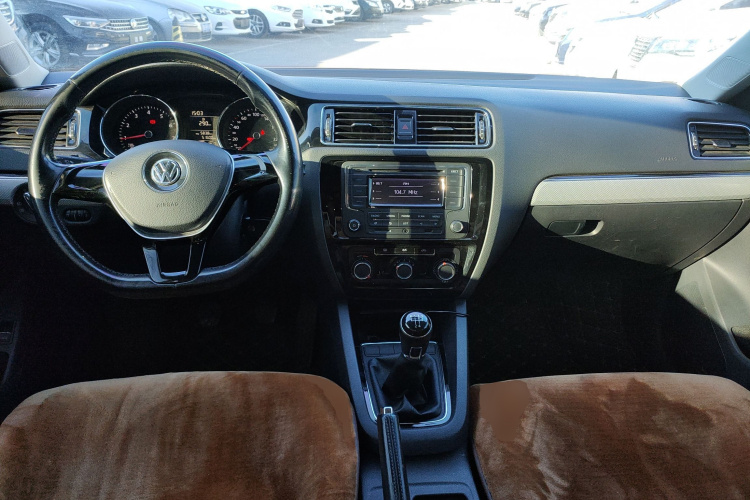 大众 速腾 2015款 1.6L 手动舒适型中控内饰12