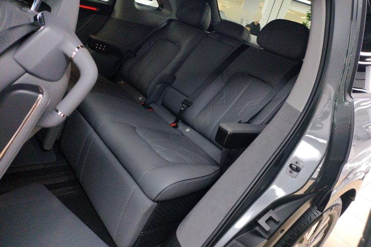 极氪MIX 2025款 长续航智驾版中控内饰7004