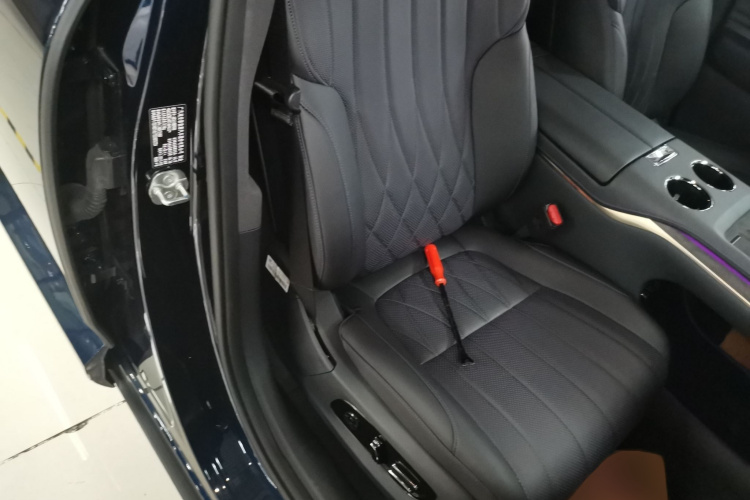 昊铂HL 2025款 700 Ultra六座四驱激光雷达版局部细节41