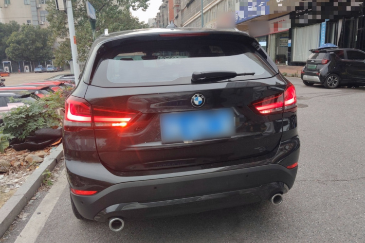 宝马X1 2021款 改款 sDrive25Li 领先型车身外观6004