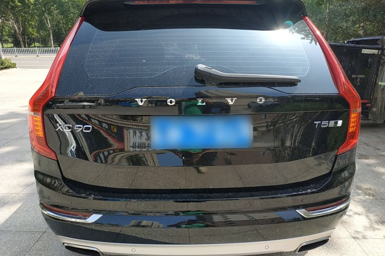 沃尔沃XC90 2019款 T5 智逸版 7座 国VI车身外观6