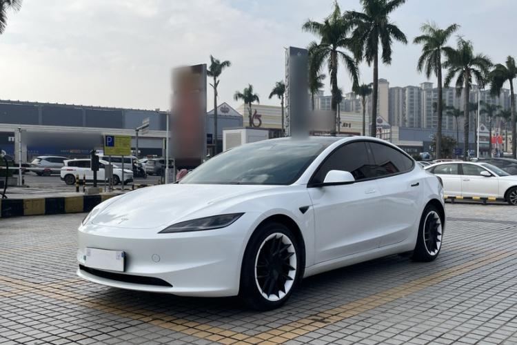 特斯拉 Model 3 2023款 长续航全轮驱动版车身外观6003