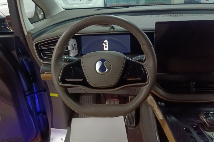 腾势D9 2022款 DM-i 970 四驱尊荣型局部细节13