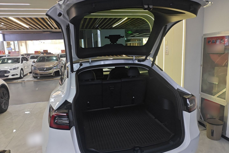 特斯拉 Model Y 2023款 长续航全轮驱动版机舱底盘23