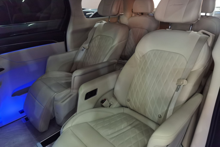 别克GL8 2022款 Avenir艾维亚 六座贤礼版中控内饰7004