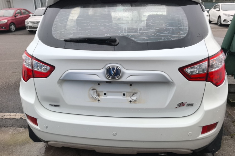 长安CS35 2016款 1.6L 手动豪华型 国IV车身外观6