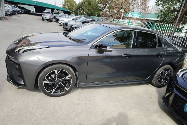 领克03 2025款 1.5TD DCT冠军版Pro车身外观6003