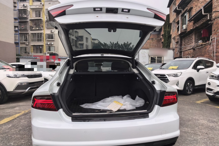 奥迪A7 2016款 40 TFSI 进取型机舱底盘23