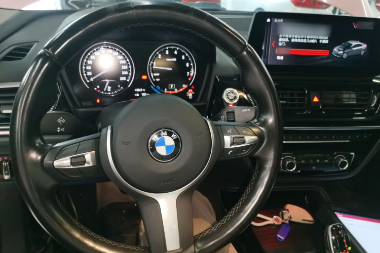 宝马1系 2022款 125i M运动曜夜版中控内饰13