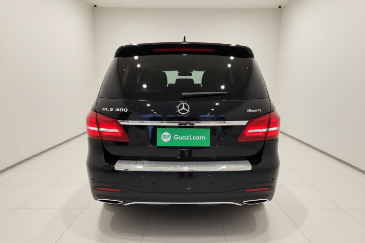 奔驰GLS  GLS 400 4MATIC豪华型车身外观6