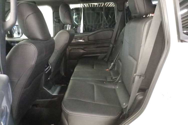 丰田 普拉多 2024款 2.4T 全能TX版 5座中控内饰21