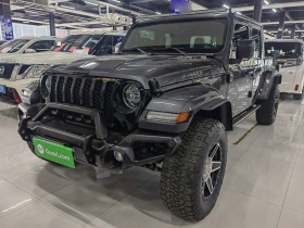 Jeep 角斗士 2022款 3.6L 先行版
