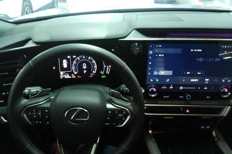 雷克萨斯RX 2023款 350h 四驱醇享版中控内饰13