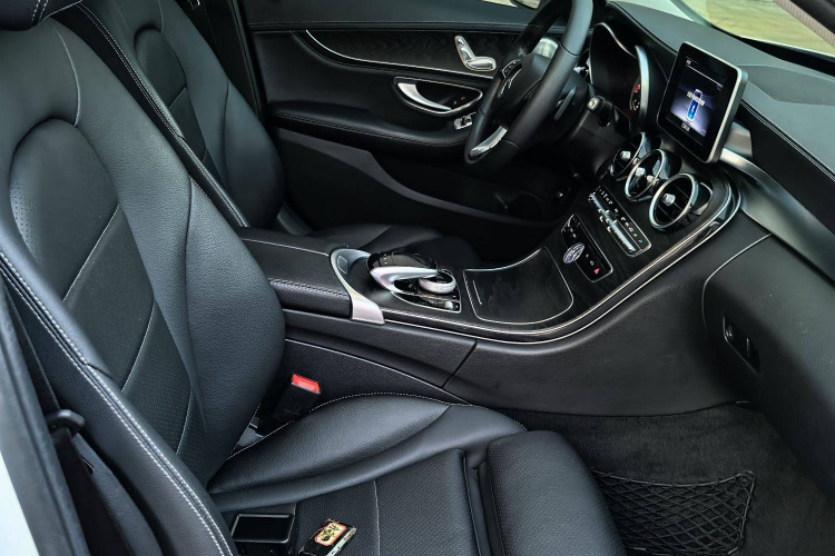 奔驰C级 2018款 C 180 L 时尚型运动版局部细节41