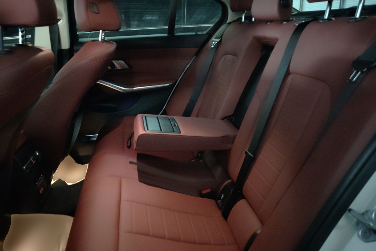 宝马3系 2021款 改款 325i M运动套装中控内饰21