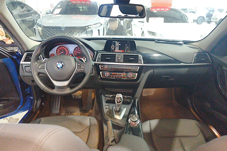 宝马3系 2017款 320Li M运动型中控内饰12