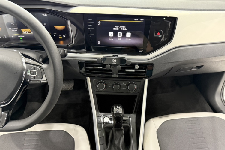 大众 Polo 2023款  Plus 1.5L 自动炫彩科技版局部细节16