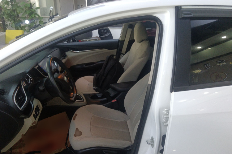 别克 英朗 2018款 15T 双离合进取型 国V中控内饰19