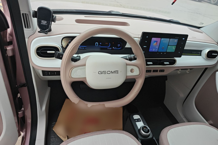 吉利银河 熊猫 2025款 210km 元气熊中控内饰13